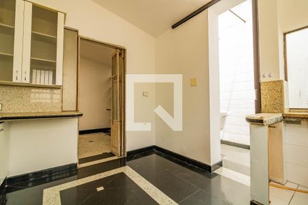 Casa à venda com 350m², 4 quartos e 2 vagasCozinha