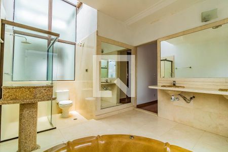 Casa à venda com 350m², 4 quartos e 2 vagasBanheiro da suíte master