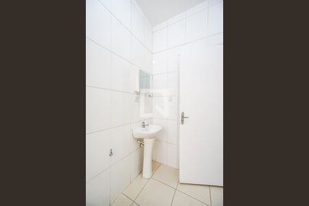 Casa para alugar com 70m², 2 quartos e sem vaga Casa para alugar com 70m², 2 quartos e sem vagaBanheiro social