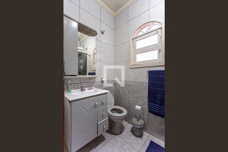 Casa à venda com 145m², 3 quartos e 2 vagas Casa à venda com 145m², 3 quartos e 2 vagasBanheiro