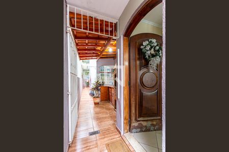 Casa à venda com 145m², 3 quartos e 2 vagas Casa à venda com 145m², 3 quartos e 2 vagasCorredor Externo