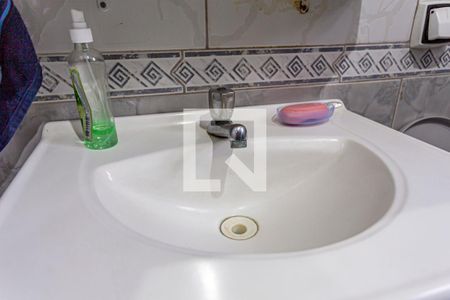 Casa à venda com 145m², 3 quartos e 2 vagas Casa à venda com 145m², 3 quartos e 2 vagasDetalhe do Banheiro