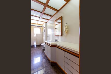 Apartamento à venda com 173m², 3 quartos e 2 vagasBanheiro