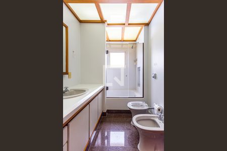 Apartamento à venda com 173m², 3 quartos e 2 vagasBanheiro da Suite