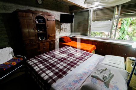 Casa à venda com 400m², 5 quartos e 5 vagasSuite 