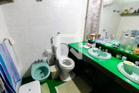 Casa à venda com 400m², 5 quartos e 5 vagasBanheiro da Suíte