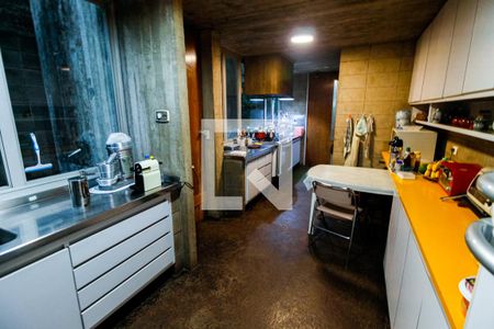 Casa à venda com 400m², 5 quartos e 5 vagasCozinha - Armários