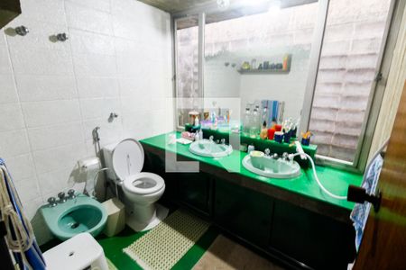 Casa à venda com 400m², 5 quartos e 5 vagasBanheiro da Suíte