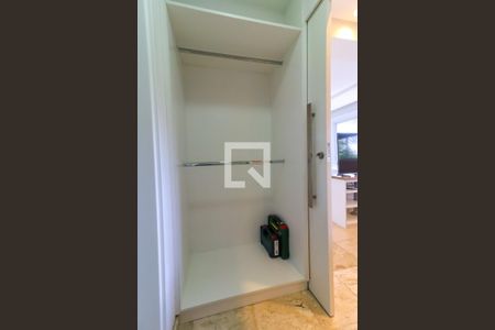 Apartamento à venda com 54m², 1 quarto e 1 vagaCloset da suíte