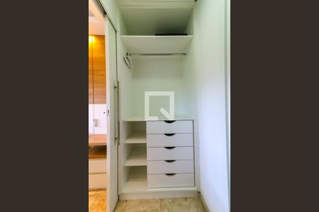 Apartamento à venda com 54m², 1 quarto e 1 vagaCloset da suíte