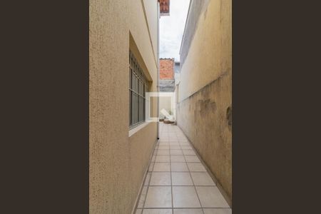 Casa à venda com 186m², 3 quartos e 3 vagas Casa à venda com 186m², 3 quartos e 3 vagasCorredor Lateral