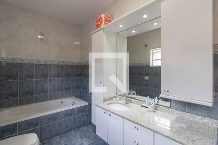 Casa à venda com 186m², 3 quartos e 3 vagas Casa à venda com 186m², 3 quartos e 3 vagasBanheiro da Suíte
