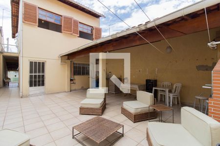 Casa à venda com 186m², 3 quartos e 3 vagas Casa à venda com 186m², 3 quartos e 3 vagasÁrea Externa