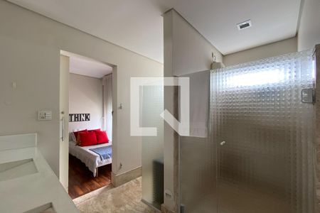 Casa à venda com 390m², 3 quartos e 6 vagas Casa à venda com 390m², 3 quartos e 6 vagasBanheiro da Suíte 2