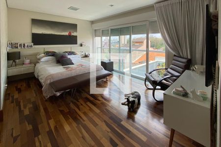 Casa à venda com 390m², 3 quartos e 6 vagas Casa à venda com 390m², 3 quartos e 6 vagasCloset - Suíte 3