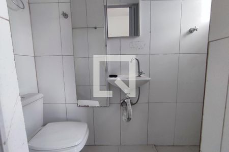 Banheiro de casa para alugar com 1 quarto, 25m² em Vila Ré, São Paulo