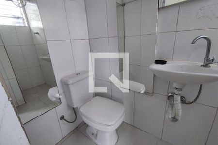 Banheiro de casa para alugar com 1 quarto, 25m² em Vila Ré, São Paulo