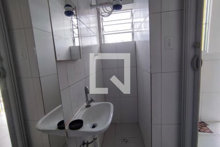 Banheiro de casa para alugar com 1 quarto, 25m² em Vila Ré, São Paulo