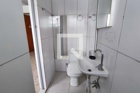 Banheiro de casa para alugar com 1 quarto, 25m² em Vila Ré, São Paulo