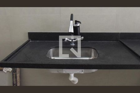 Casa para alugar com 55m², 2 quartos e 2 vagasPia cozinha