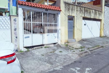 Casa para alugar com 55m², 2 quartos e 2 vagasFachada