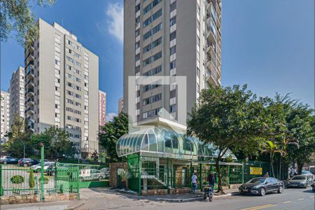 Apartamento para alugar com 65m², 2 quartos e 1 vagaFachada