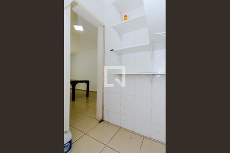 Casa à venda com 180m², 3 quartos e 4 vagasCozinha - Despensa 