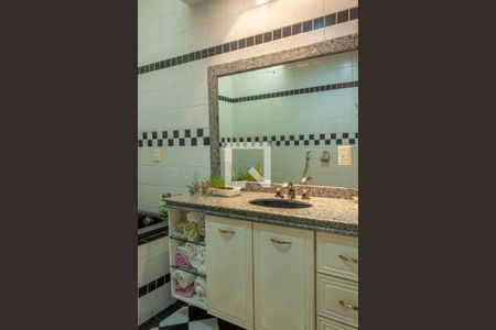 Casa à venda com 400m², 5 quartos e 5 vagasBanheiro quarto 4