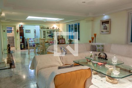 Casa à venda com 400m², 5 quartos e 5 vagasSala