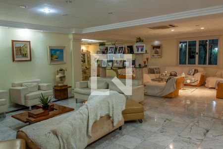 Sala de casa à venda com 5 quartos, 400m² em Barra da Tijuca, Rio de Janeiro