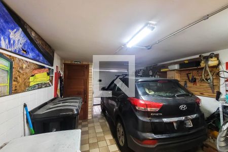 Casa à venda com 210m², 3 quartos e 2 vagas Casa à venda com 210m², 3 quartos e 2 vagasGaragem