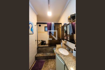 Casa à venda com 210m², 3 quartos e 2 vagas Casa à venda com 210m², 3 quartos e 2 vagasBanheiro Quarto 3 - Suíte