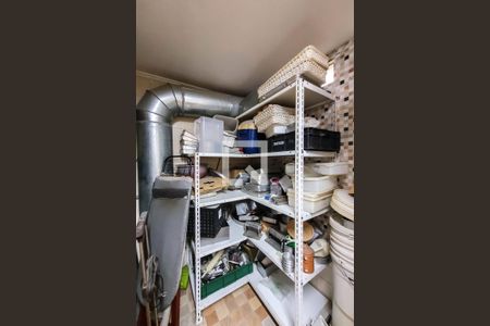 Casa à venda com 210m², 3 quartos e 2 vagas Casa à venda com 210m², 3 quartos e 2 vagasDespensa