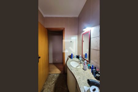 Casa à venda com 210m², 3 quartos e 2 vagas Casa à venda com 210m², 3 quartos e 2 vagasBanheiro Social