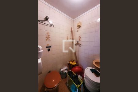 Casa à venda com 210m², 3 quartos e 2 vagas Casa à venda com 210m², 3 quartos e 2 vagasBanheiro de serviço