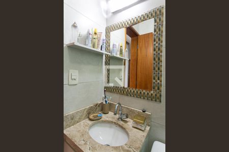 Casa à venda com 180m², 3 quartos e 4 vagasBanheiro da Suíte 1