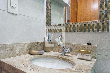 Casa à venda com 180m², 3 quartos e 4 vagasBanheiro da Suíte 1