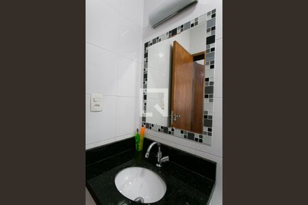 Casa à venda com 180m², 3 quartos e 4 vagasBanheiro da Suíte 2