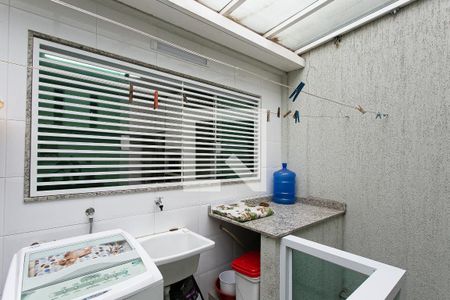 Casa à venda com 180m², 3 quartos e 4 vagasÁrea de Serviço