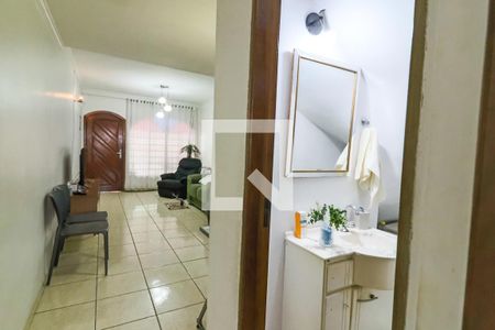 Lavabo de casa para alugar com 3 quartos, 120m² em Vila Iasi, Taboão da Serra