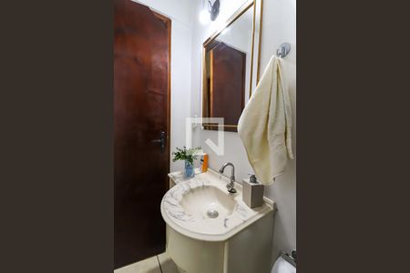 Lavabo de casa para alugar com 3 quartos, 120m² em Vila Iasi, Taboão da Serra