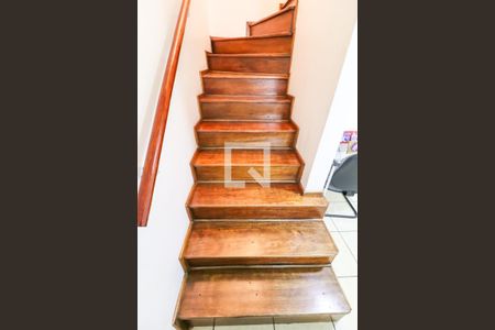 Escada de casa à venda com 3 quartos, 120m² em Vila Iasi, Taboão da Serra