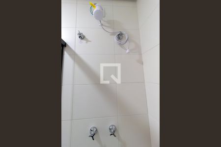 Apartamento para alugar com 46m², 2 quartos e 1 vagaDetalhe do banheiro