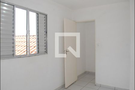 Quarto 2 de casa para alugar com 2 quartos, 45m² em Vila Gustavo, São Paulo