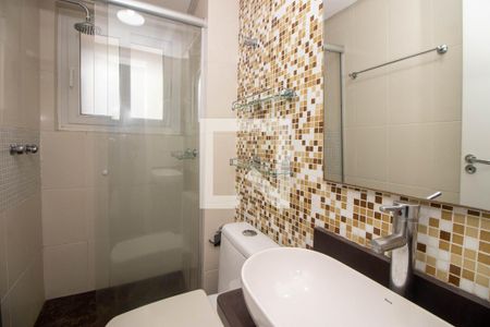 Banheiro de kitnet/studio à venda com 1 quarto, 55m² em Independência, Porto Alegre