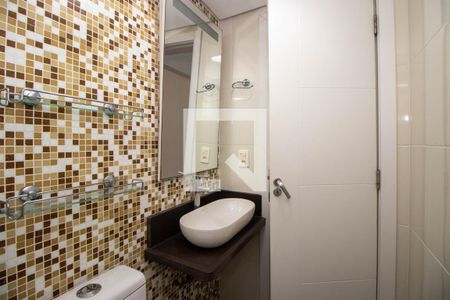 Banheiro de kitnet/studio à venda com 1 quarto, 55m² em Independência, Porto Alegre