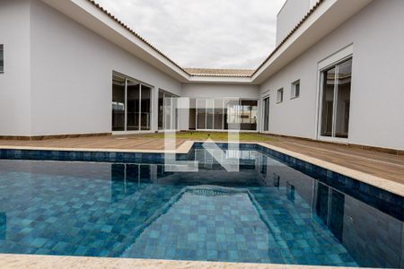Casa de condomínio para alugar com 308m², 4 quartos e 4 vagasPiscina