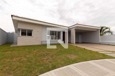 Casa de condomínio para alugar com 308m², 4 quartos e 4 vagasFachada