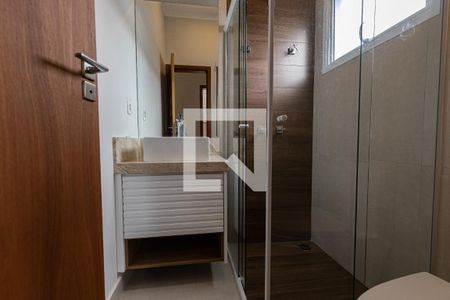 Casa de condomínio para alugar com 308m², 4 quartos e 4 vagasBanheiro Corredor