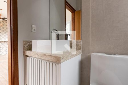 Casa de condomínio para alugar com 308m², 4 quartos e 4 vagasBanheiro Social